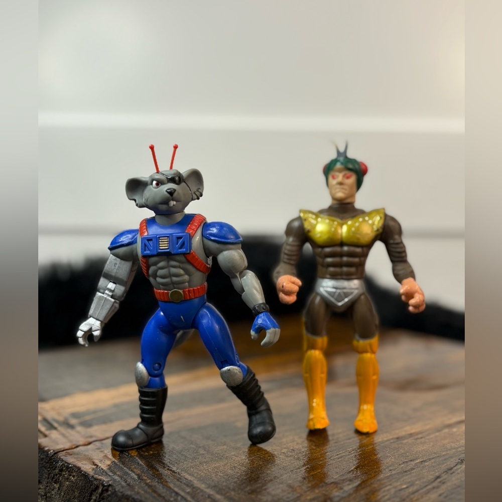 Vintage 1993 Galoob Mouse Sci‑Fi Action Figure + Green Bug Warrior Toy